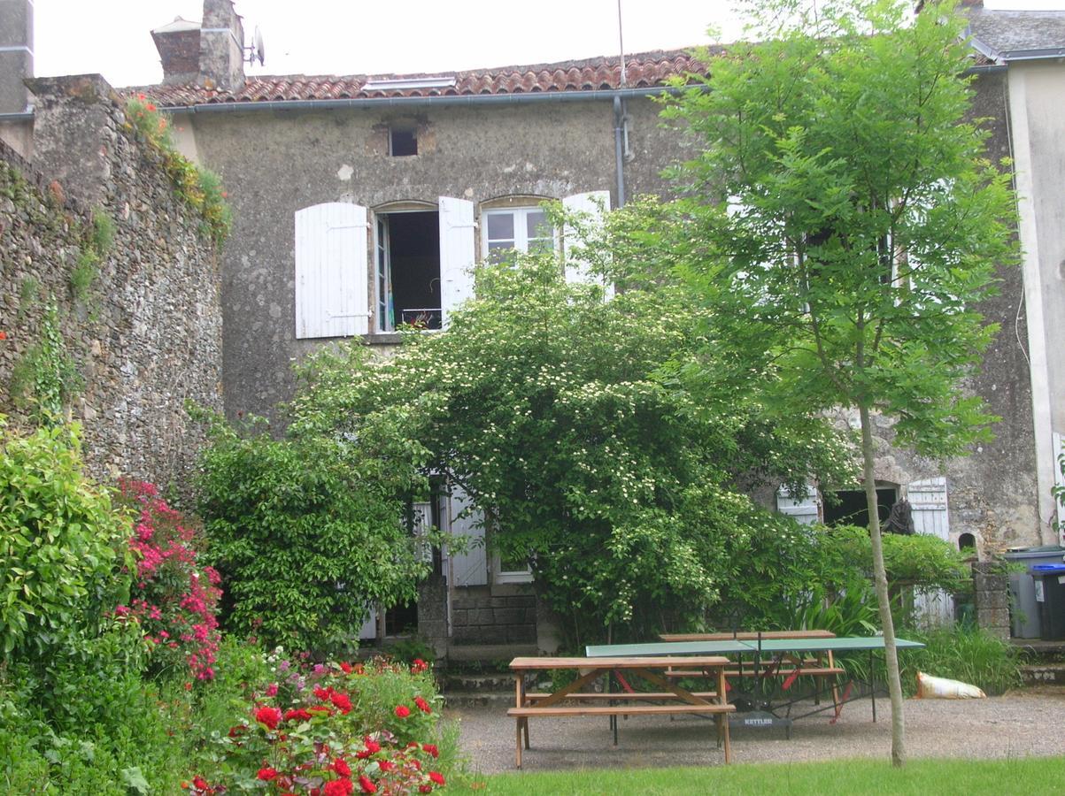 B&B "Les Remparts" Vouvant Room photo